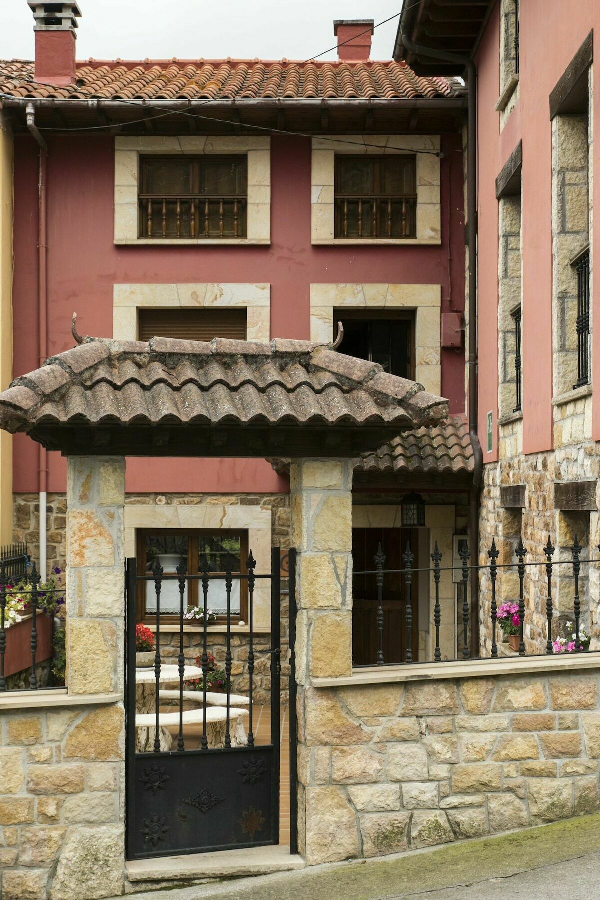 Apartamentos La Regoria アレナス・デ・カブラレス エクステリア 写真